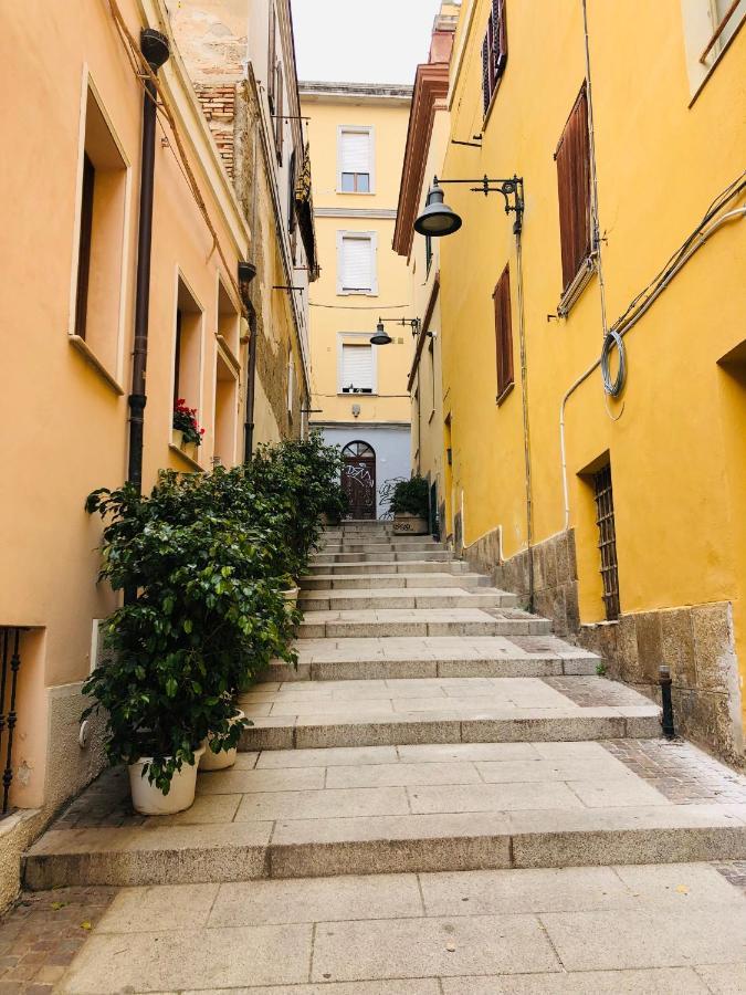 Apartment Vsg25 Nel Centro Di Cagliari Exteriör bild
