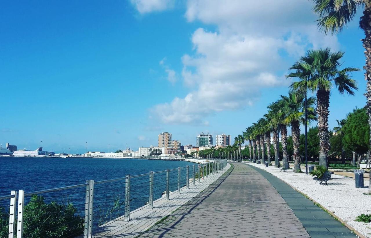 Apartment Vsg25 Nel Centro Di Cagliari Exteriör bild